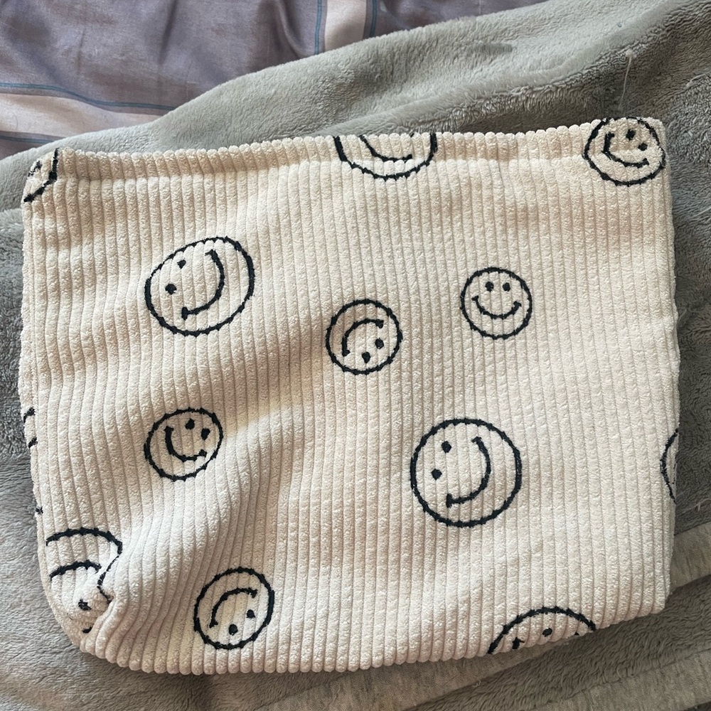 Cream Corduroy Cosmetic Bag With Smiley Face - Picture 3 of 4